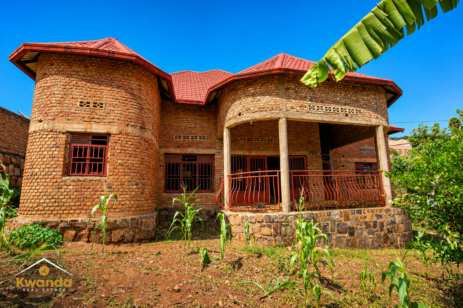 UNFINISHED HOUSE FOR SALE IN A PRIME LOCATION IN REBERO