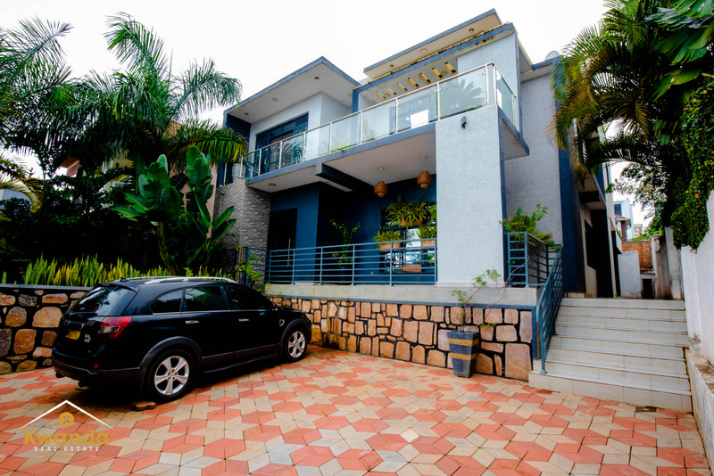 SPACIOUS HOME FOR SALE IN KAGARAMA, KICUKIRO