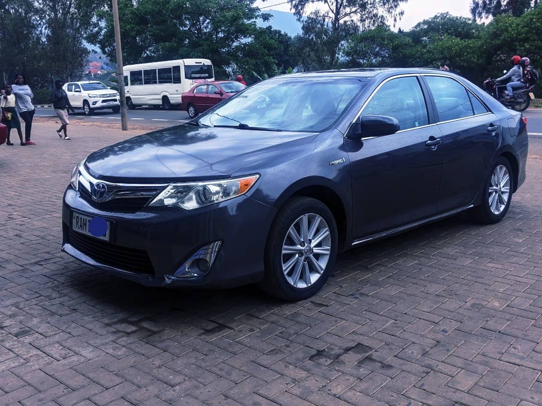 Toyota Camry Hybrid 2012 – Fresh Hybrid Batteries | Low Fuel Consumption Sedan