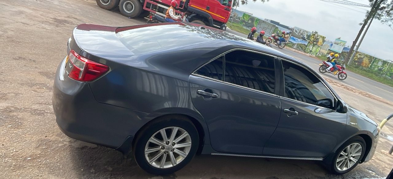 Toyota Camry Hybrid 2012 – Fresh Hybrid Batteries | Low Fuel Consumption Sedan